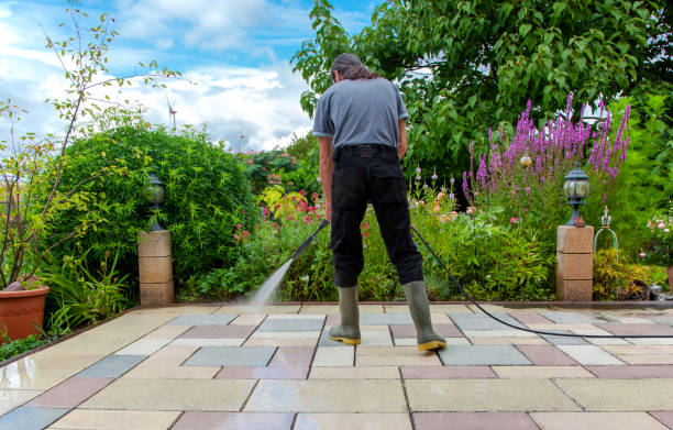 Professional Pressure Washing Services in Bowling Green, FL